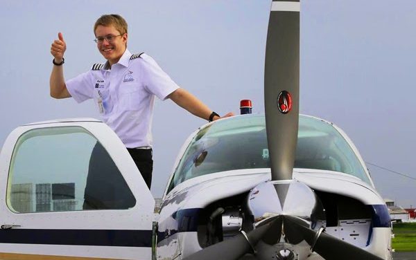 US teen finishes flight around the world