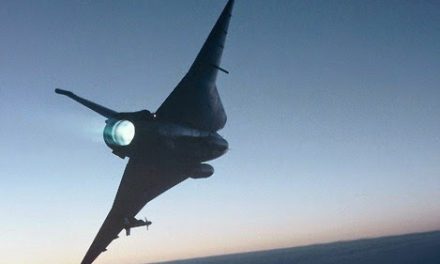 I really like this picture of a pair of futuristic looking Saab 35 Draken fighters.