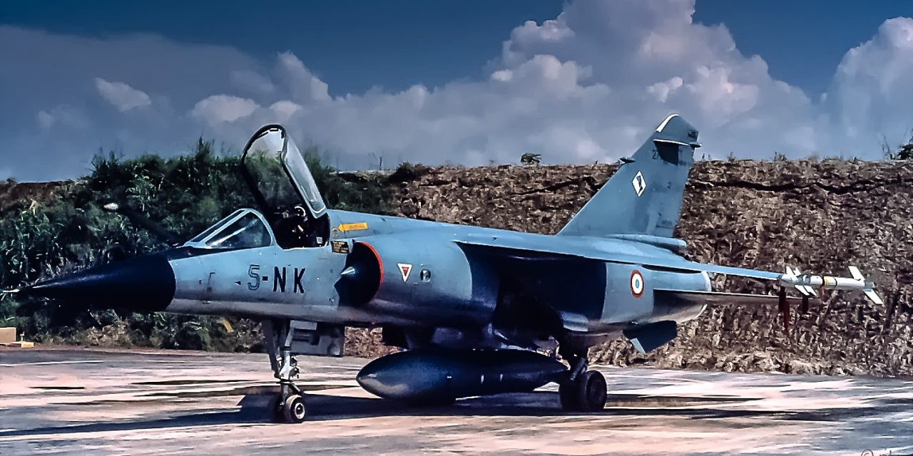 Bangui 1985 , Mirage F1C , Protection des Jaguar , opération à la frontière Tchad-Libye .  photo témoignage !