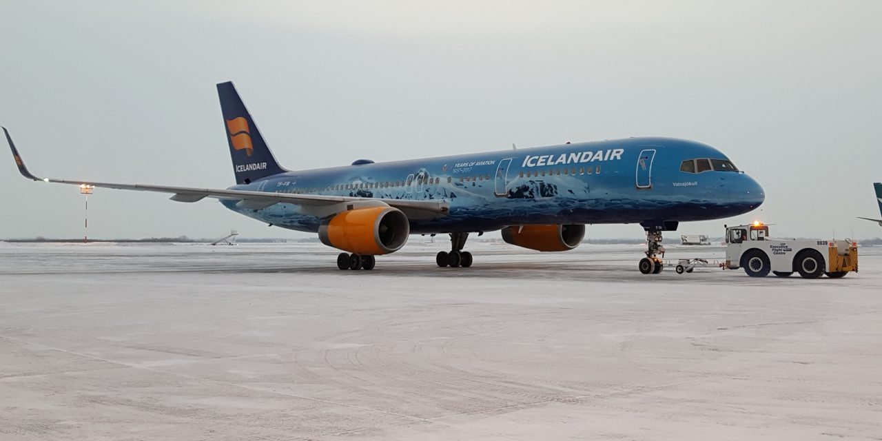 Icelandair’s Boeing 757 special in Edmonton, 3 November 2017.
