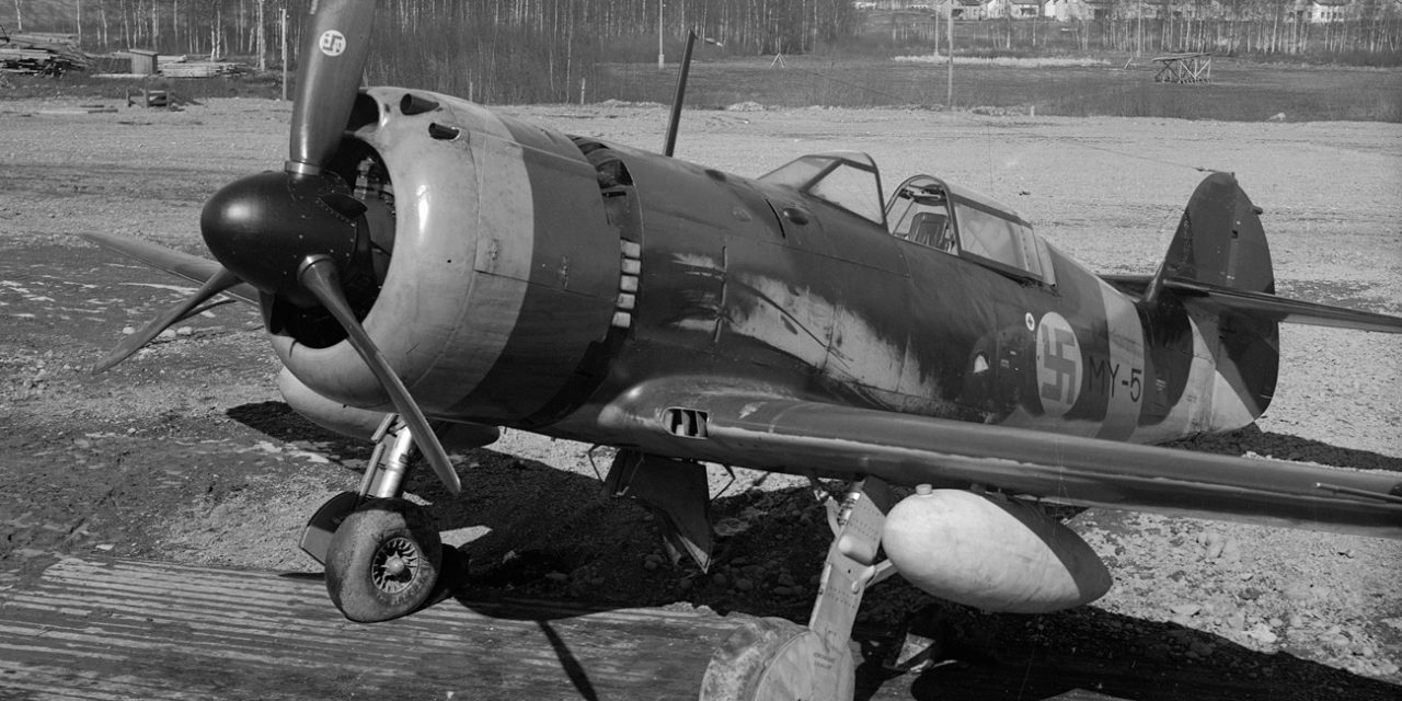 Suomi: Valtion Lentokonetehtaan valmistama VL Myrsky II MY-5 vuonna 1944.