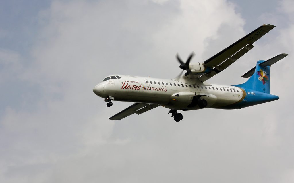 S2-AFE United Airways ATR72 on finals at VGHS