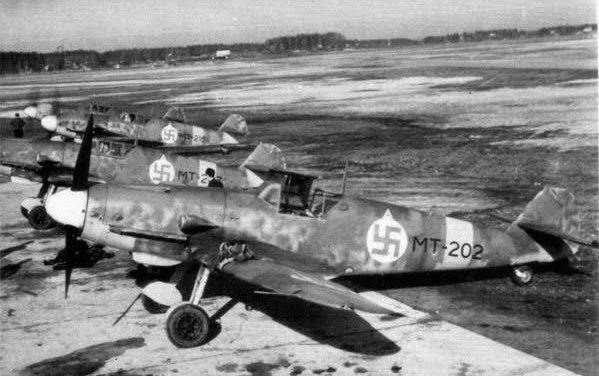 Finnish Messchersmitt Bf-109 G-2s.