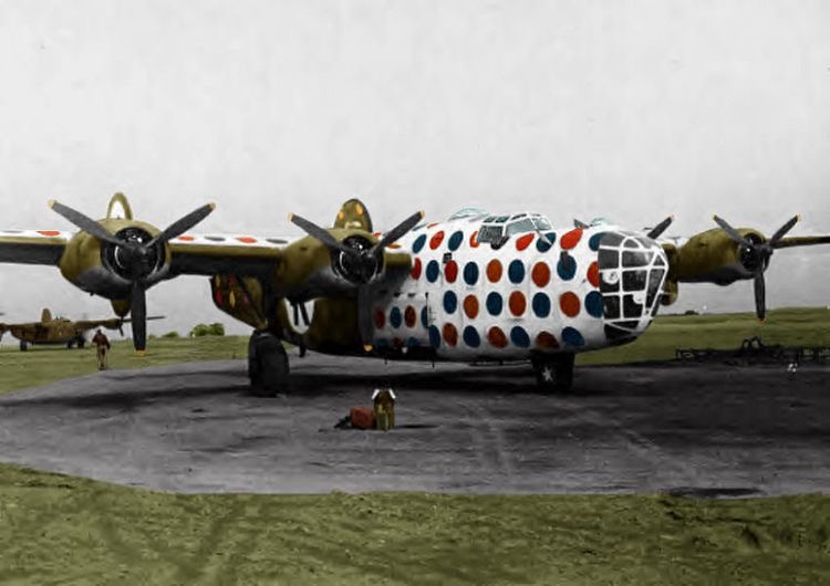 Some colour photographs of Consolidated B-24 Liberators painted in quite strange camouflage patterns.