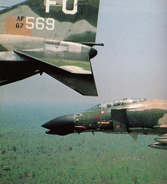 McDONNELL DOUGLAS F-4D PHANTOM II